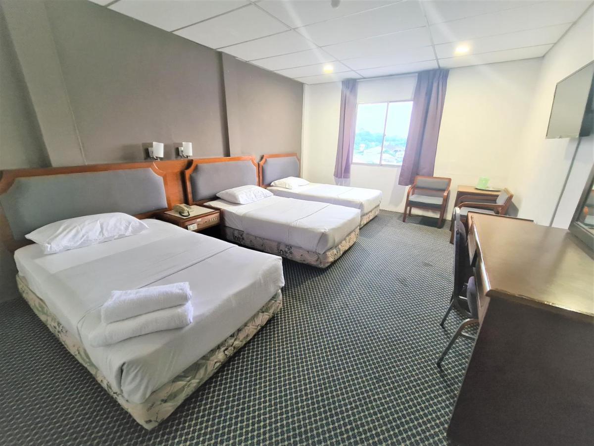 Anika Inn - Kluang Eksteriør billede