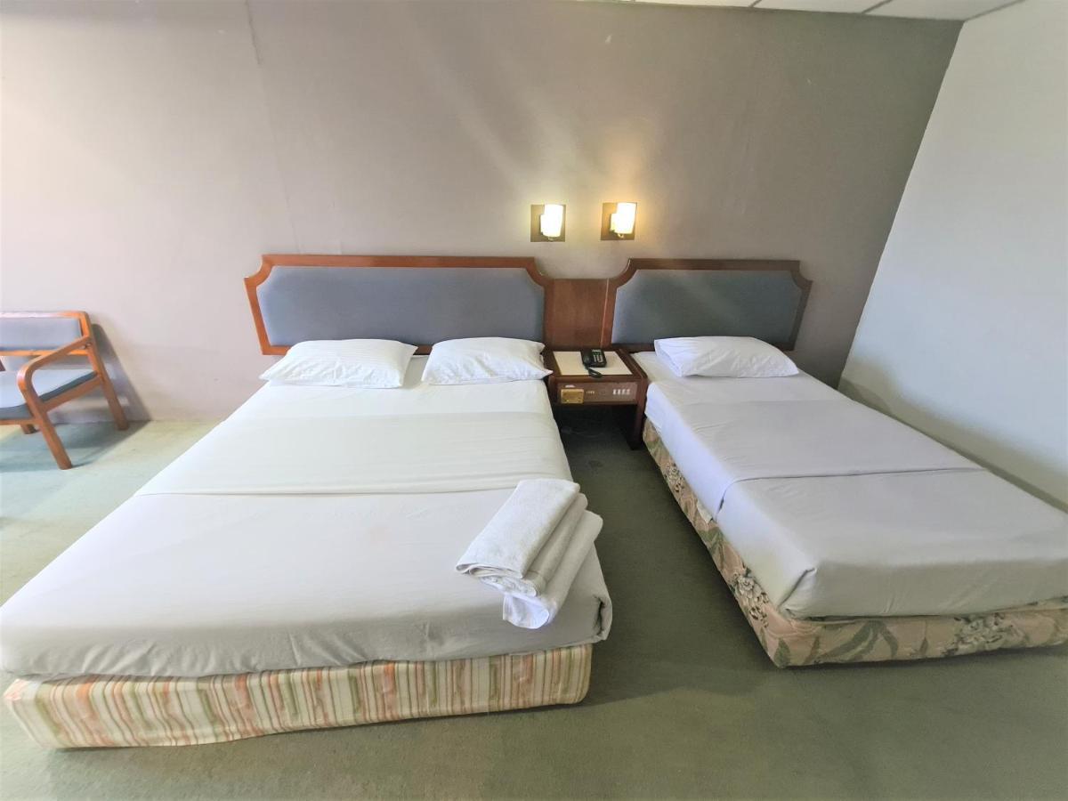 Anika Inn - Kluang Eksteriør billede
